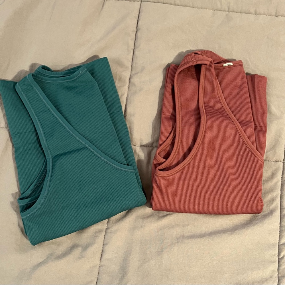 Athleta Aurora Seamless Tank Bundle - Picture 3 of 7